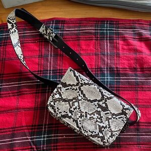 Snakeskin Pattern Crossbody Bag